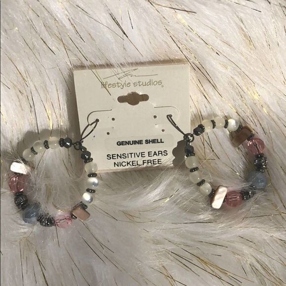 LIFESTYLE STUDIOS Beaded Hoop Fishhook - Picture 4 of 4